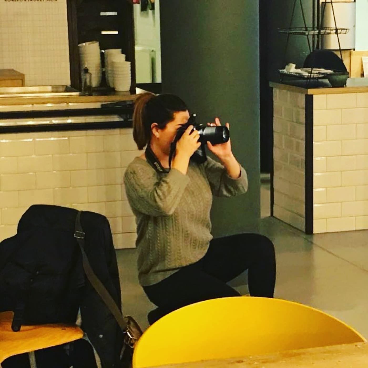 Fotograaf aan het werk tijdens een shoot op locatie